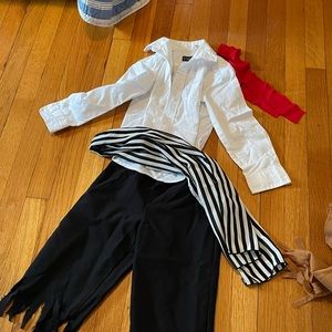 Boys pirate costume 4 to 7